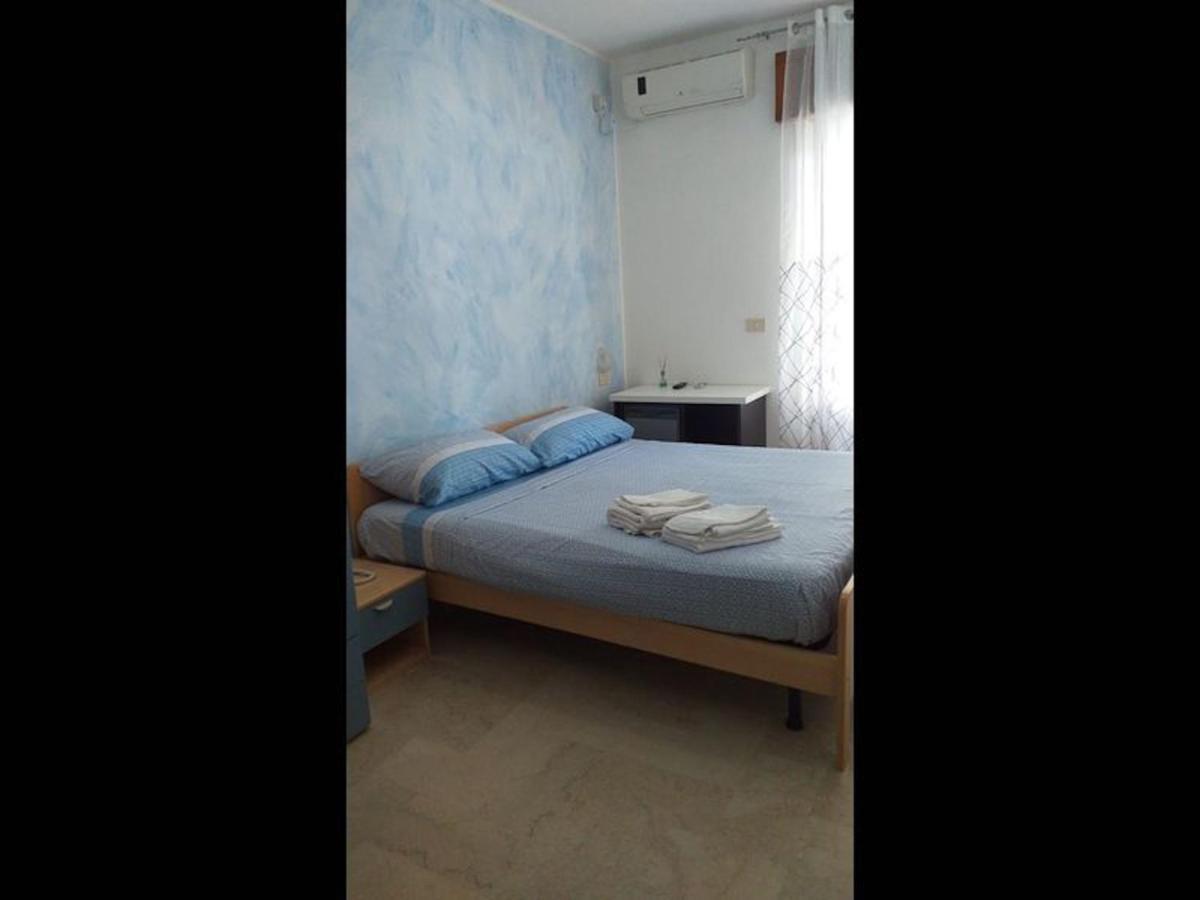 Room In Bb - Spacious Double Room Beside The Sea Pineto Exteriér fotografie